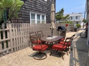 Το κτήριο όπου στεγάζεται  η παραθεριστική κατοικία