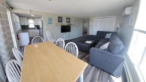 Galeriebild der Unterkunft Ocean Block Duplex Brant Beach Beach Badges Beach Equipment Deck Wifi Ocean Side Home In Brant Beach in Brant Beach