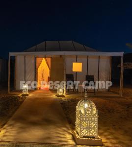 Budova, kde se the luxury tent nachází