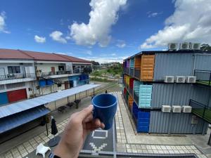 Balkón nebo terasa v ubytování Boxinn The Kontena Home