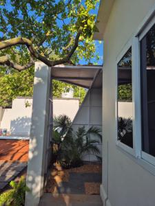 Aed väljaspool majutusasutust Zomad Hostels