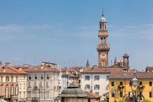 Výhľad na mesto Casale Monferrato alebo výhľad na mesto priamo z apartmánu
