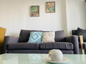 Istumisnurk majutusasutuses Modern unit, Pool, Gym & CBD location