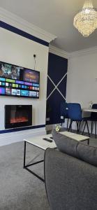 TV a/nebo společenská místnost v ubytování May St Drive - Huge Disct-Free Wifi nd Parking + 153 fotografií