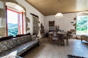 Χώρος καθιστικού στο Tsikalaria Traditional Stone House +53 φωτογραφίες