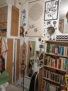 Perpustakaan di apartmen