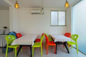 Khu vực ghế ngồi tại Treebo The Tree, Hinjewadi