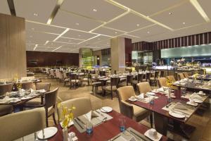 Restaurace v ubytování Kangda Howard Johnson Hotel Qingdao
