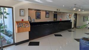 Vstupní hala nebo recepce v ubytování Wilderness Beach Hotel