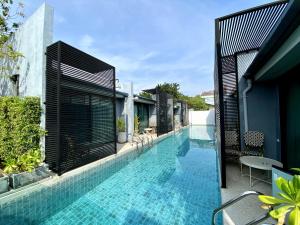 A piscina em ou perto de Xen Pool Access