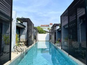 A piscina em ou perto de Xen Pool Access
