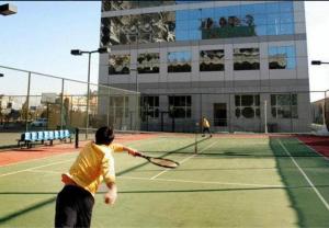 Εγκαταστάσεις για τένις ή/και σκουός στο Jinjiang Fuyuan Hotel ή εκεί κοντά