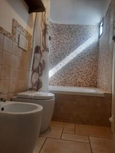 A bathroom at Charming Trulli