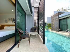 A piscina em ou perto de Xen Pool Access