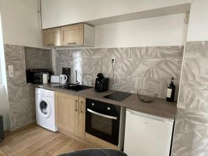 Dapur atau dapur kecil di Appartement T2 Centre Ville GS1