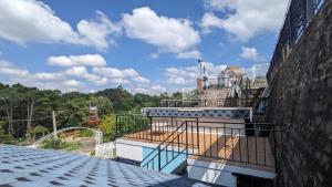 Bazén v ubytování METRO HOMESTAY nebo v jeho okolí