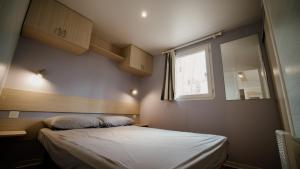Postel nebo postele na pokoji v ubytování Camping Cobijo + 37 fotografií