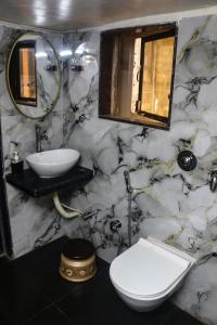 Hotel Grace Lodging & Boarding的一间浴室