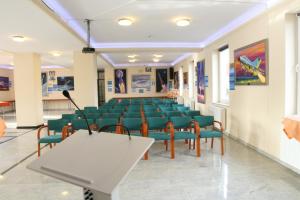 Posezení v ubytování Hotel Kosmonauty Wrocław-Airport