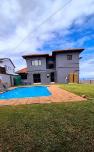 La alberca dentro o cerca de At 40 Oceanview