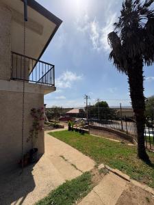 Το κτήριο όπου στεγάζεται  το δωμάτιο σε οικογενειακή κατοικία