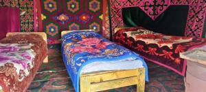Fotografie z fotogalerie ubytování Altun Fatima yurtcamp v destinaci Song-Kul