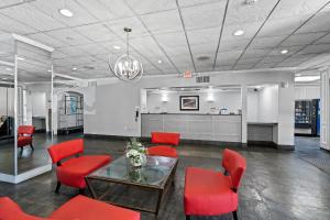 Posezení v ubytování Executive Inn - Fort Lee