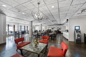 Posezení v ubytování Executive Inn - Fort Lee + 8 fotografií