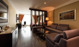 Un lugar para sentarse en Best Western Plus Doha