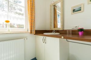 Φωτογραφία από το άλμπουμ του Hus in Luv σε Born