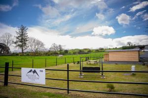 Fotografie z fotogalerie ubytování Mourne Meadow Cabins- Foxes Den v destinaci Castlewellan