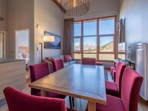 Dapur atau dapur kecil di Superbe apt 4 pièces avec piscine, spa, salle de fitness, parking et WIFI inclus aux Arcs 1800 - FR-1-352-45