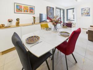 Posezení v ubytování Chez PAM - appartement de standing, vue Léman