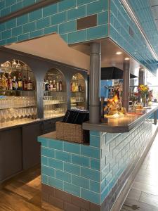 Ο χώρος του lounge ή του μπαρ στο Hotel Blocksberg