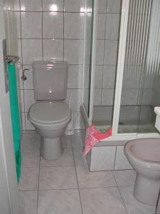 Un baño de Studio CHAMPETRE F1 1 fotos más