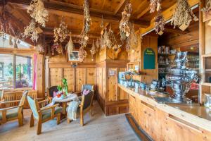 Kuchyň nebo kuchyňský kout v ubytování Biohotel Grafenast