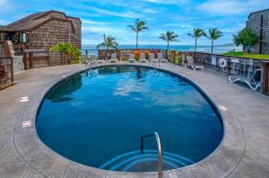 The swimming pool at or close to Sealodge E8