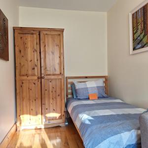 Postel nebo postele na pokoji v ubytování Lovely Single Room in Listowel Kerry