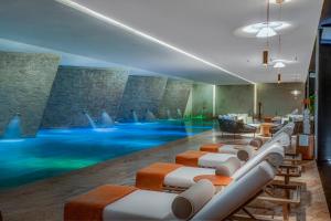 Bazén v ubytování Grand Velas Los Cabos Luxury All Inclusive nebo v jeho okolí