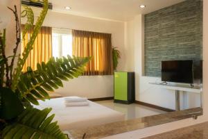 TV/trung tâm giải trí tại Ree- Riverside hotel