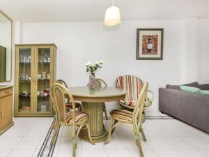 Posedenie v ubytovaní Apartment Cala Montero I by Interhome