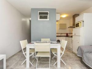 Kuchyň nebo kuchyňský kout v ubytování Apartment Abanicos by Interhome