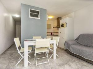 Kuchyň nebo kuchyňský kout v ubytování Apartment Abanicos by Interhome