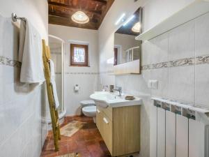 A bathroom at Holiday Home La Terrazza by Interhome
