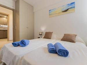Posteľ alebo postele v izbe v ubytovaní Apartment Acantilados-3 by Interhome