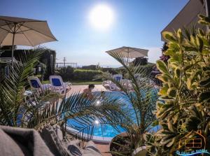 The swimming pool at or close to Casa Sabina