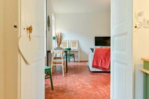 TV a/nebo společenská místnost v ubytování Flavie - Hypercentral Cosy Modern - by TGB + 7 fotografií