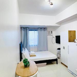 Postel nebo postele na pokoji v ubytování Cozy Room in Front of US Embassy + 15 fotografií