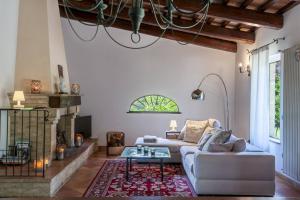 Gallery image of Casale Belvedere 8&1 by Marche Holiday Villas in Monteciccardo