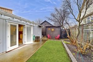 Vườn quanh Cultural Cottage in Old Town Anacortes